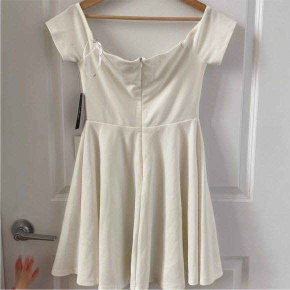 🤍NWT Lulus Dress🤍 - Picture 2 of 5